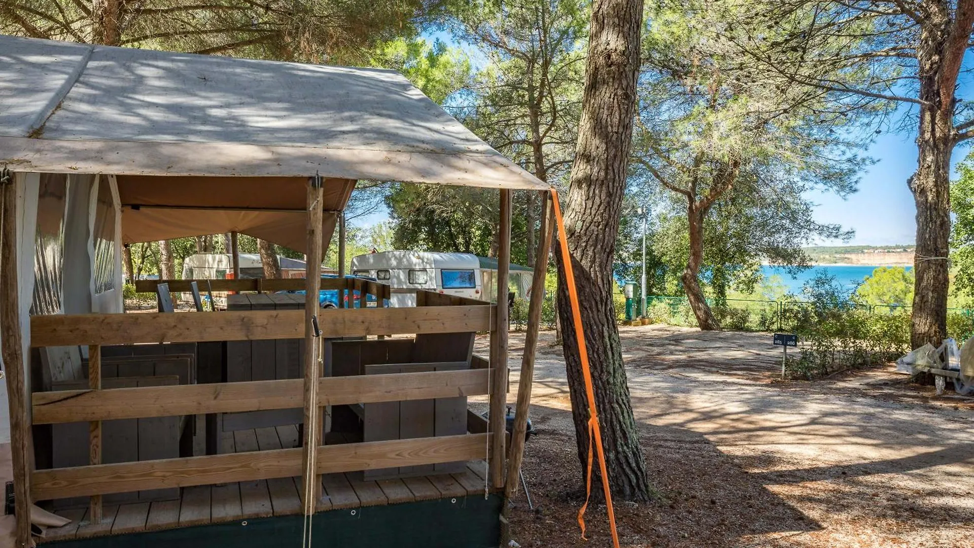 Semesterpark Easyatent Safari Tent Lanterna Červar-Porat