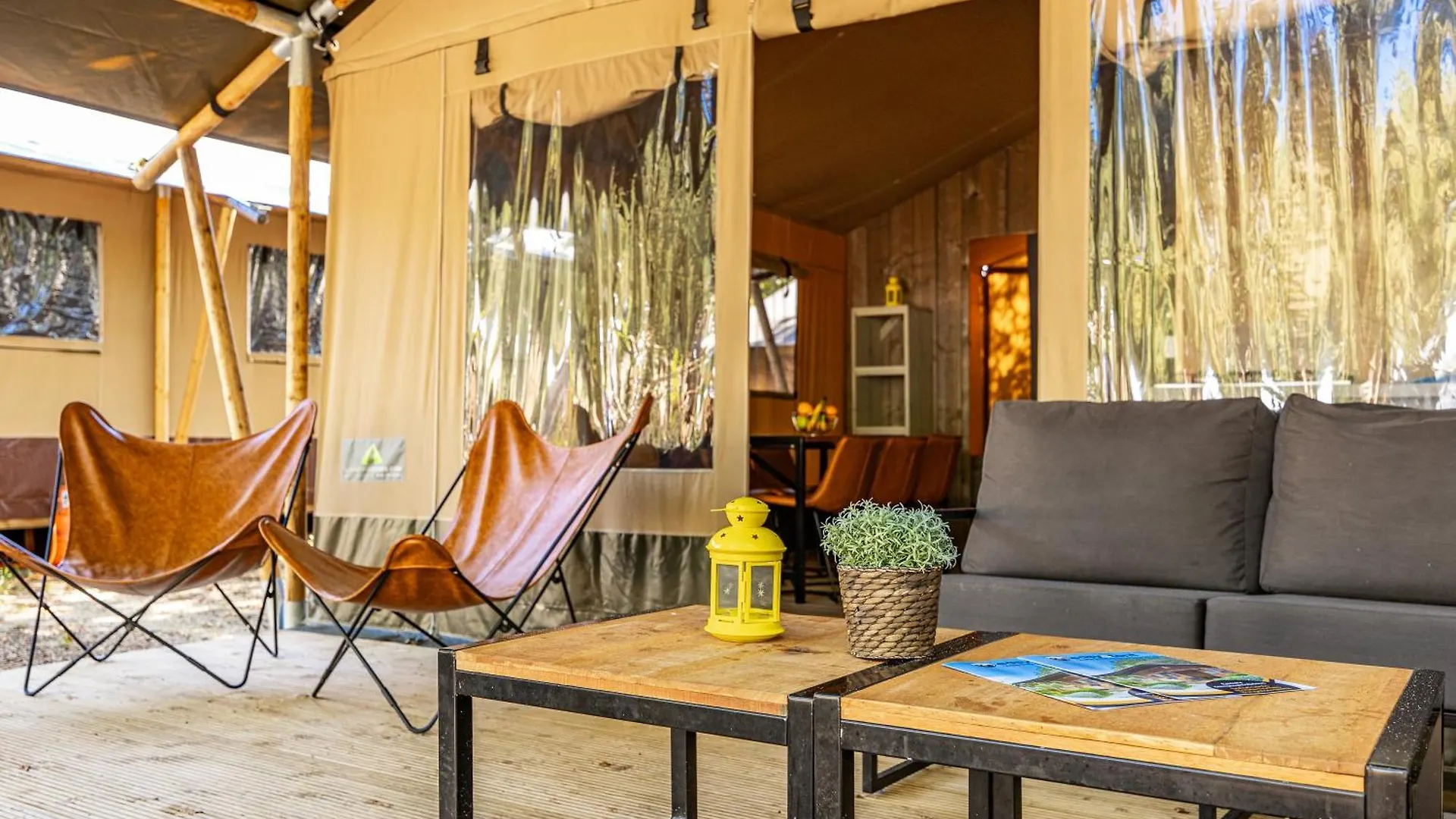 Semesterpark Easyatent Safari Tent Lanterna Červar-Porat