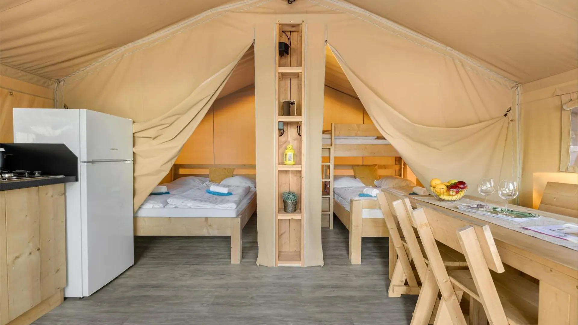 Easyatent Safari Tent Lanterna Červar-Porat Semesterpark