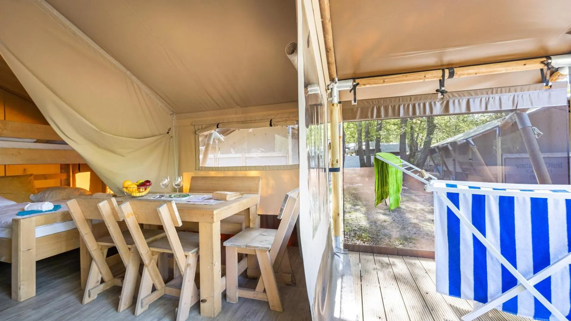 Easyatent Safari Tent Lanterna Červar-Porat Semesterpark
