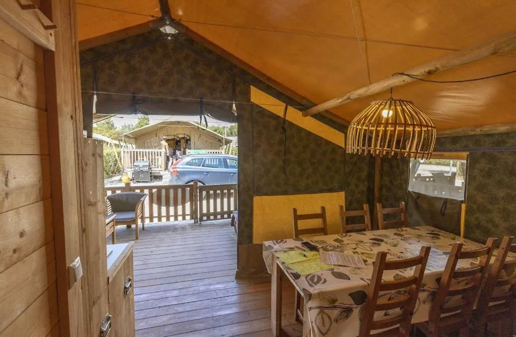 Easyatent Safari Tent Lanterna Červar-Porat 0*,