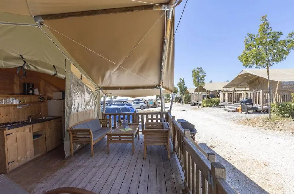 Easyatent Safari Tent Lanterna Červar-Porat Semesterpark