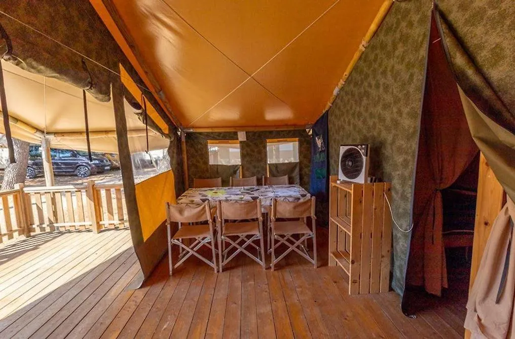 Easyatent Safari Tent Lanterna Cervar-Porat Croatia
