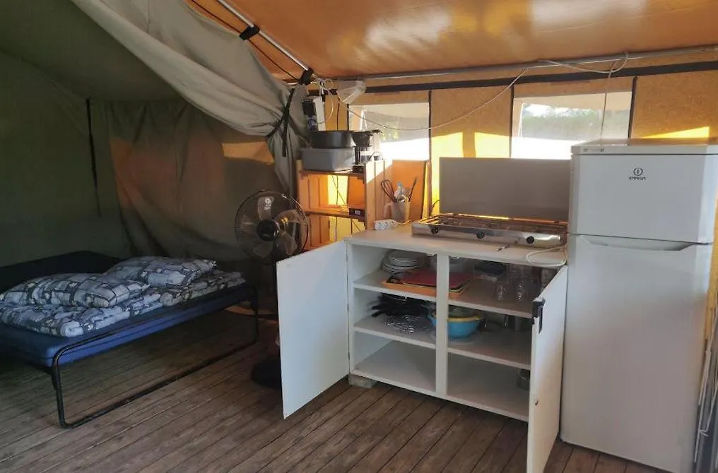 Easyatent Safari Tent Lanterna Červar-Porat 0*,