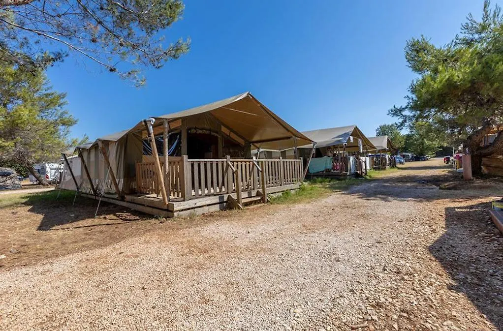 Easyatent Safari Tent Lanterna Cervar-Porat Holiday park