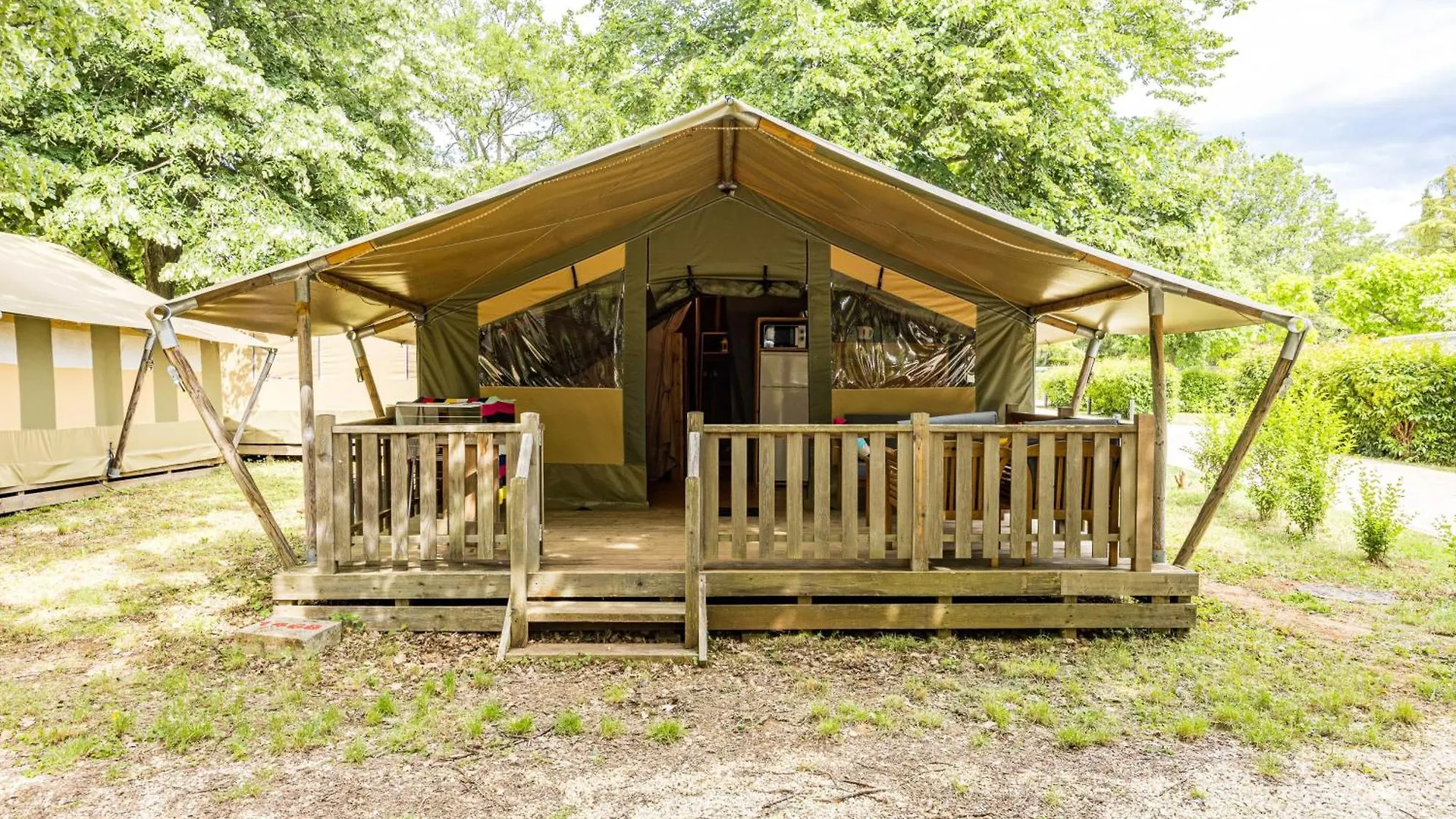 Easyatent Safari Tent Lanterna Cervar-Porat Holiday park
