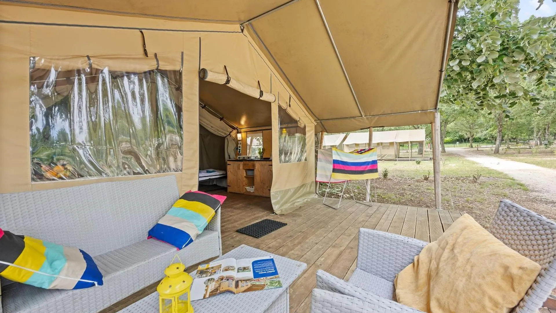 Holiday park Easyatent Safari Tent Lanterna Cervar-Porat