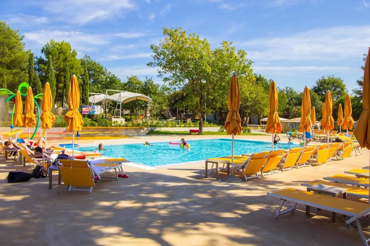 Holiday park Easyatent Safari Tent Lanterna Cervar-Porat Croatia